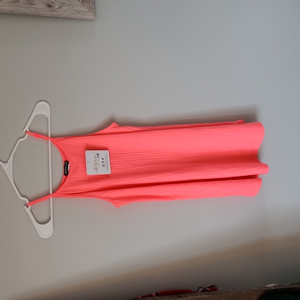 Hemish bright pink tank top